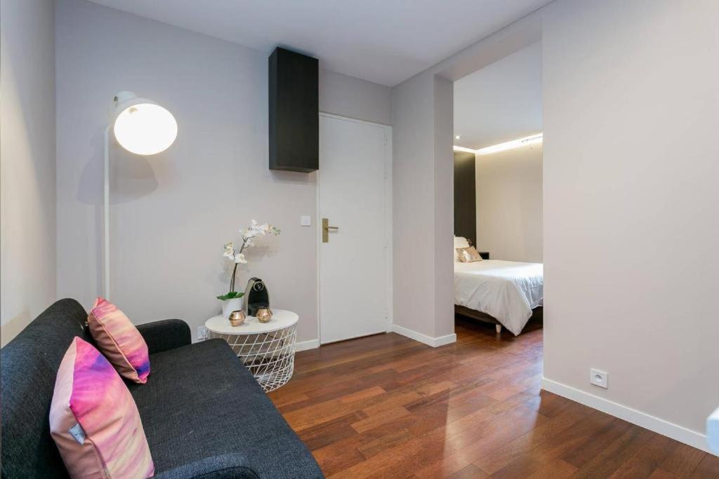 Апартаменти Modernized Studio - Meters From The Invalides Gardens Париж Екстер'єр фото