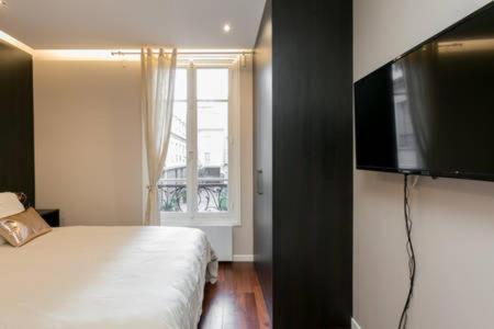 Апартаменти Modernized Studio - Meters From The Invalides Gardens Париж Екстер'єр фото